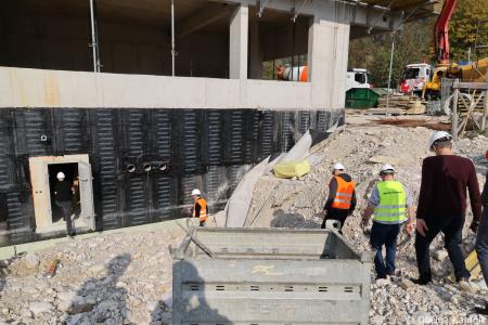 Ogled gradbišča nove Osnovne šole Frana Albrehta in seznanitev s potekom del občinskih svetnikov (32)